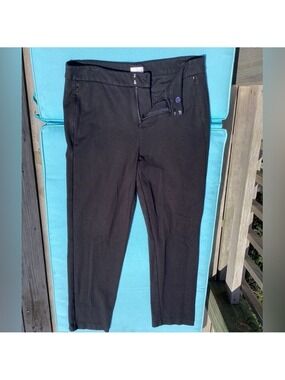 Ecru Black Cropped Pants with Sleek Silhouette